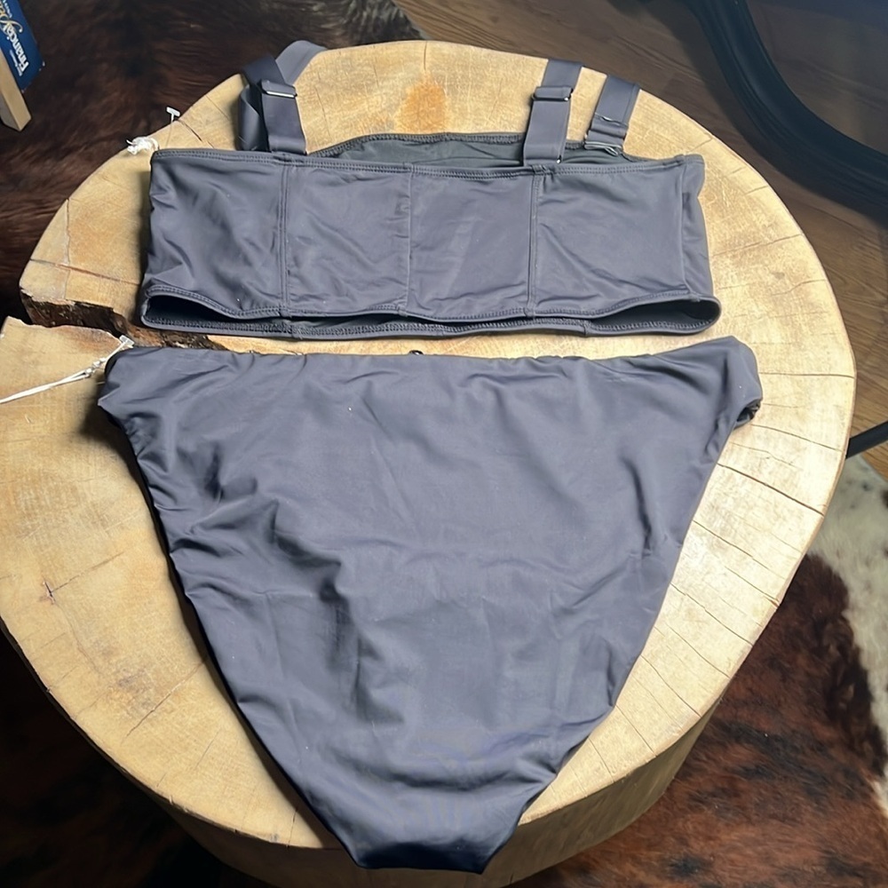 Good American bikini ๐ nwt black bottoms size 5 and top size 4 fit like XL MN78 - Picture 6 of 6